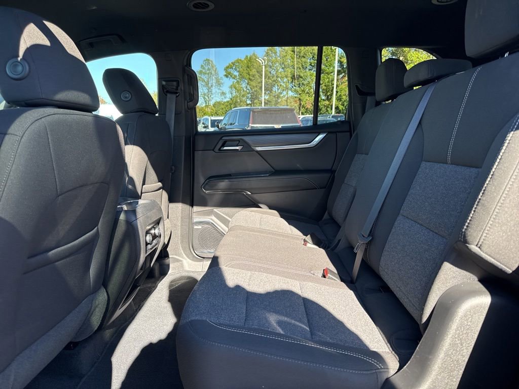 Used 2025 GMC Acadia Elevation FWD image 11