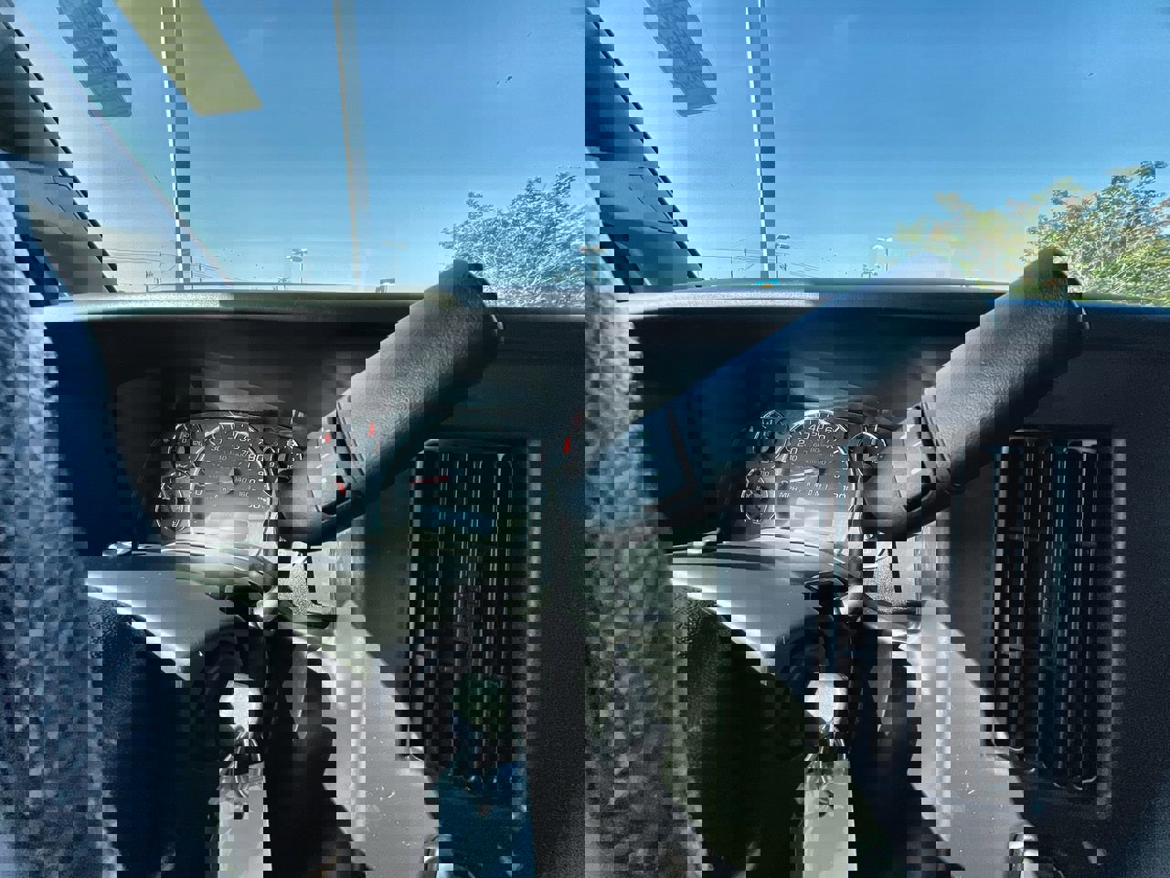 Used 2024 GMC Savana 2500 w/ Driver Convenience Package image 15