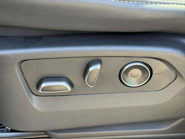 Used 2025 Cadillac Escalade ESV Sport AWD/4WD image 22
