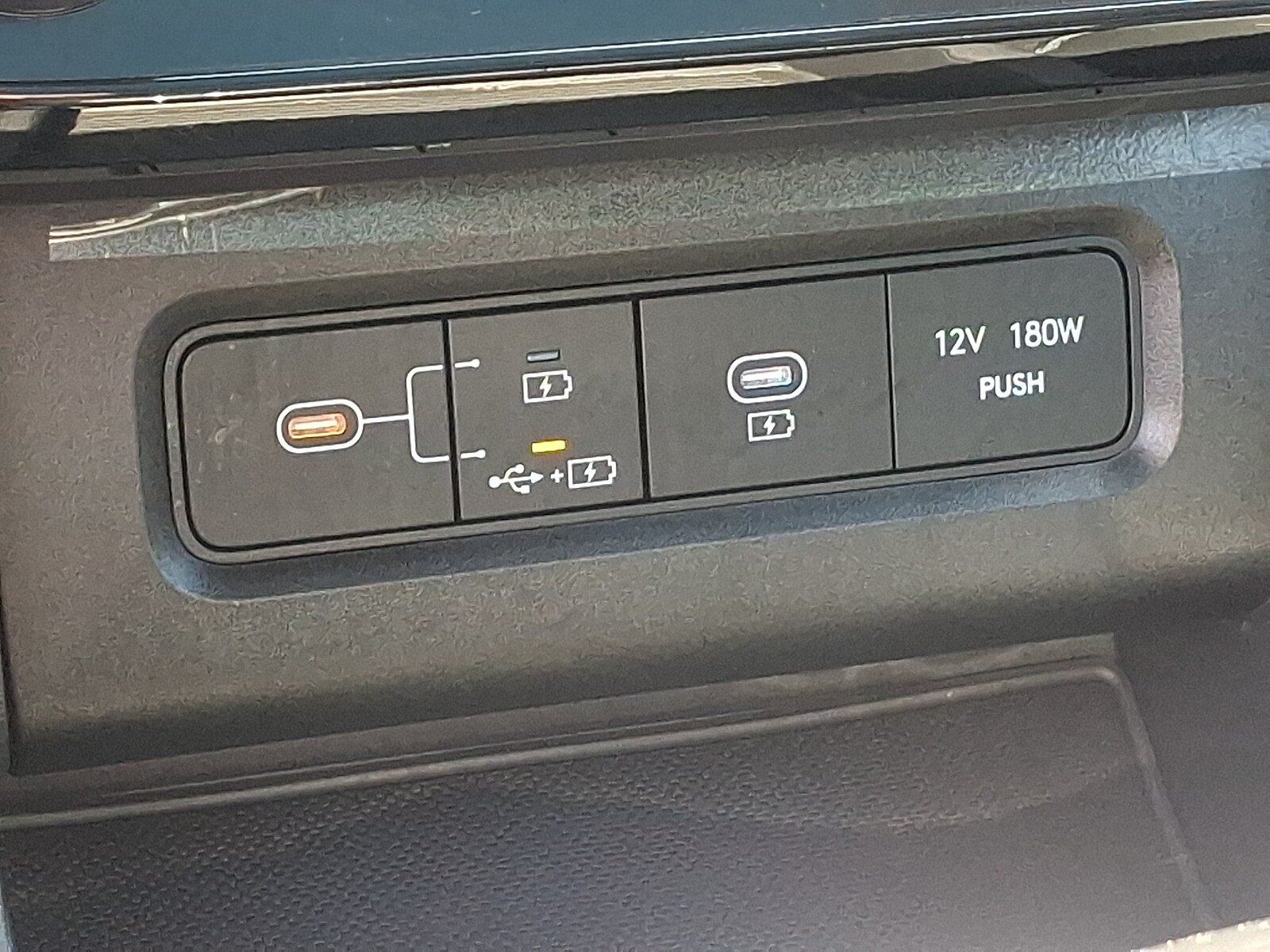 Certified 2025 Hyundai Tucson Limited AWD/4WD image 26