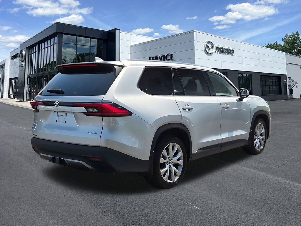 Used 2024 Toyota Grand Highlander AWD image 5