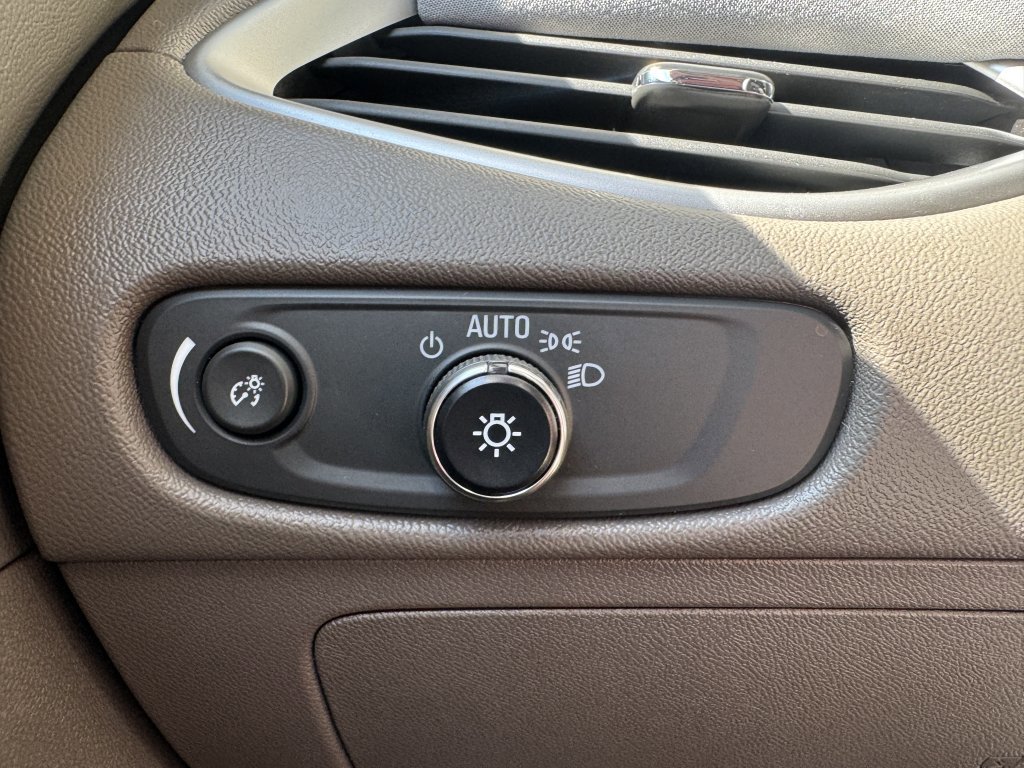 Used 2022 Chevrolet Malibu LT image 25