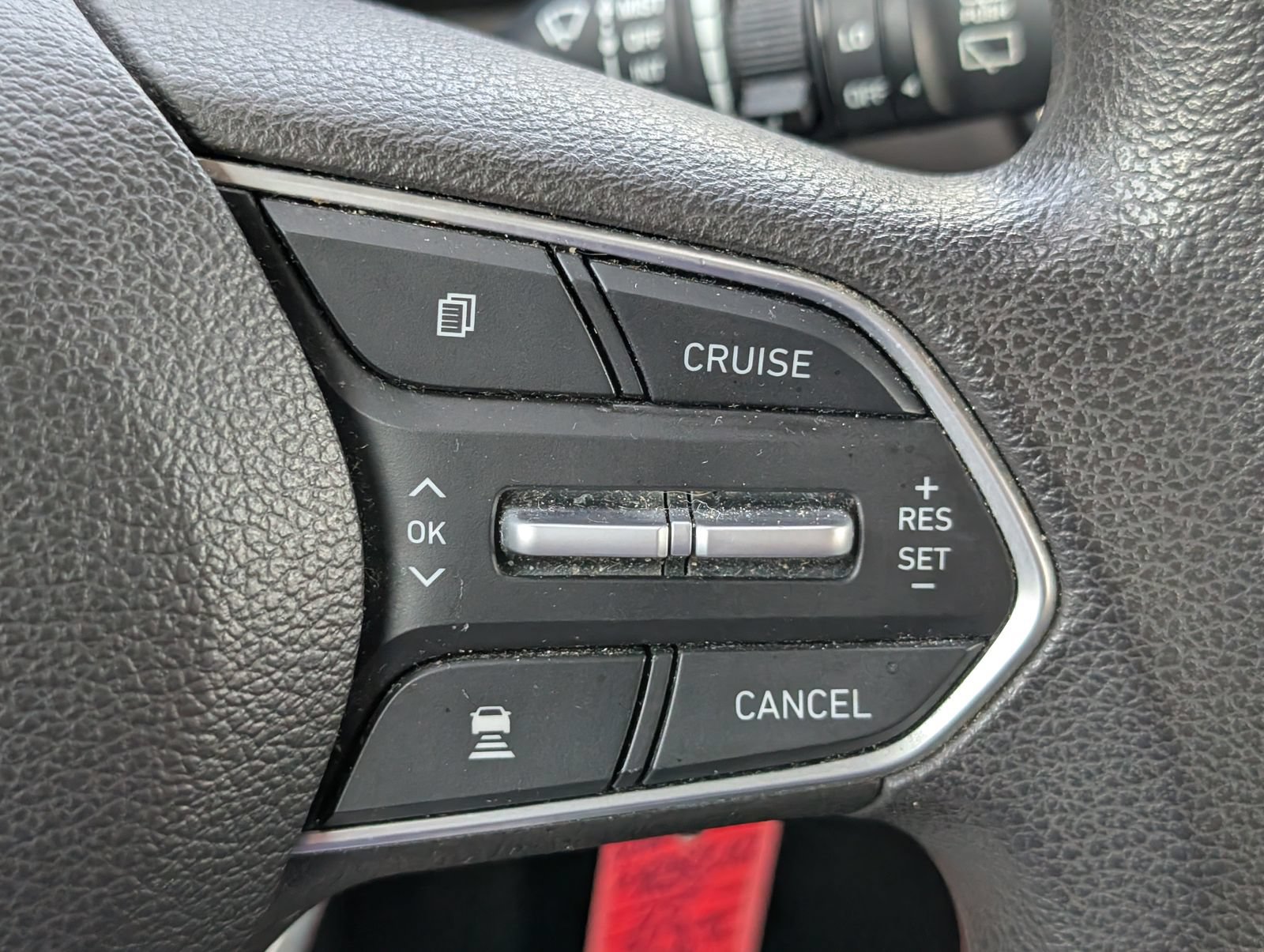 Used 2020 Hyundai Santa Fe SE AWD/4WD image 16