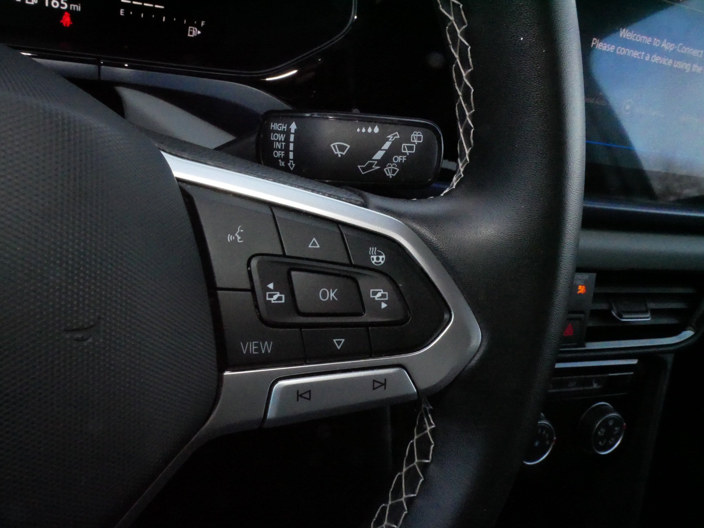 Certified 2023 Volkswagen Taos SE w/ Panoramic Sunroof Package image 25