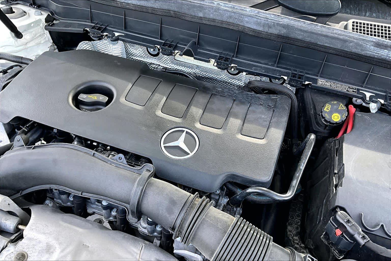 Used 2022 Mercedes-Benz GLB 250 4MATIC image 31