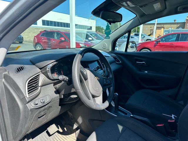 Used 2020 Chevrolet Trax LS w/ Tint and Cruise Package AWD/4WD image 10