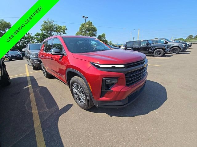 Used 2024 Chevrolet Traverse LT AWD/4WD image 1