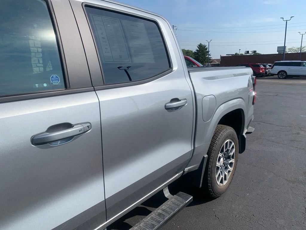 Used 2024 Chevrolet Colorado LT w/ LT Convenience Package III AWD/4WD image 14