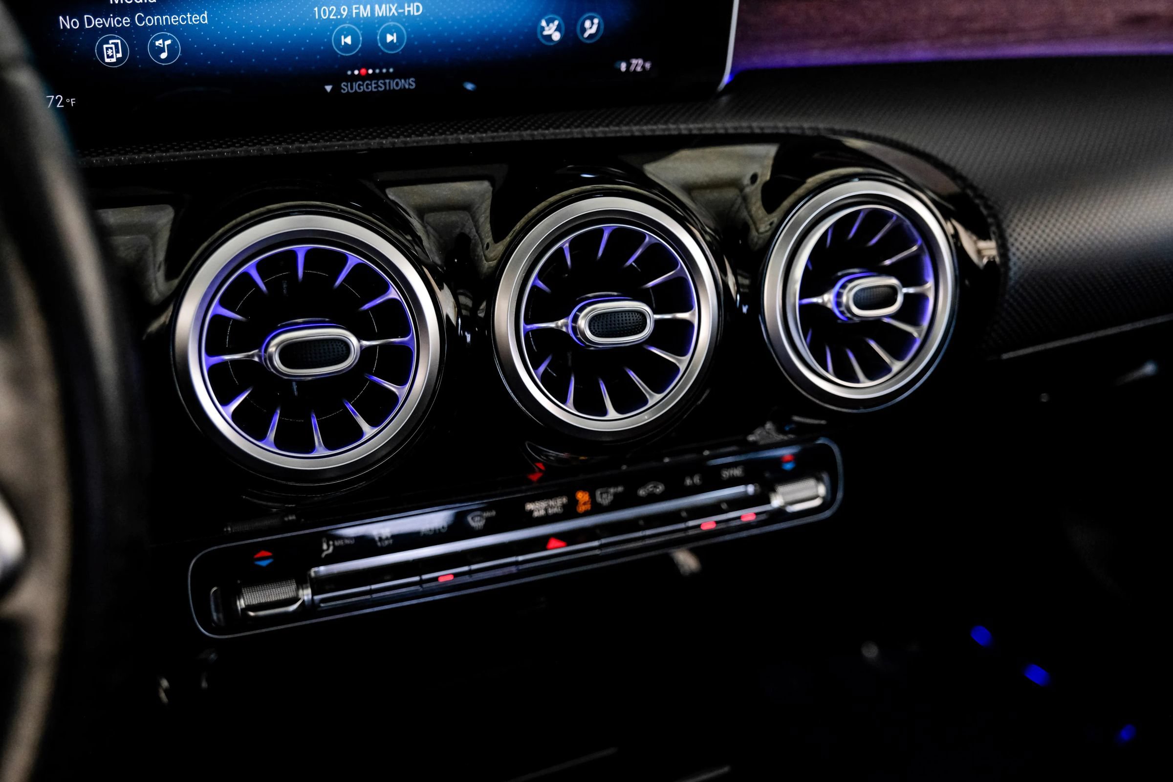 Used 2020 Mercedes-Benz CLA 250 image 24