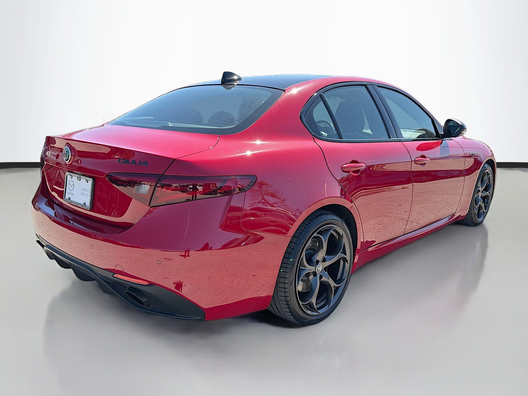 Used 2023 Alfa Romeo Giulia Estrema image 3