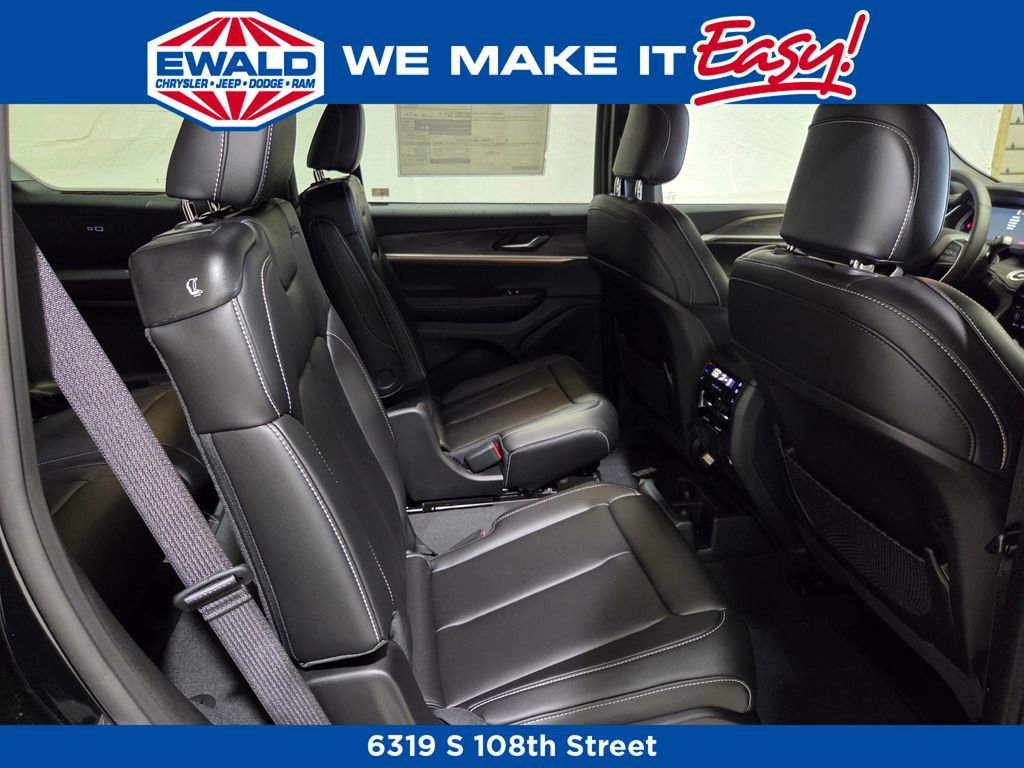 New 2025 Jeep Grand Cherokee L Limited w/ Trailer Tow Package image 11