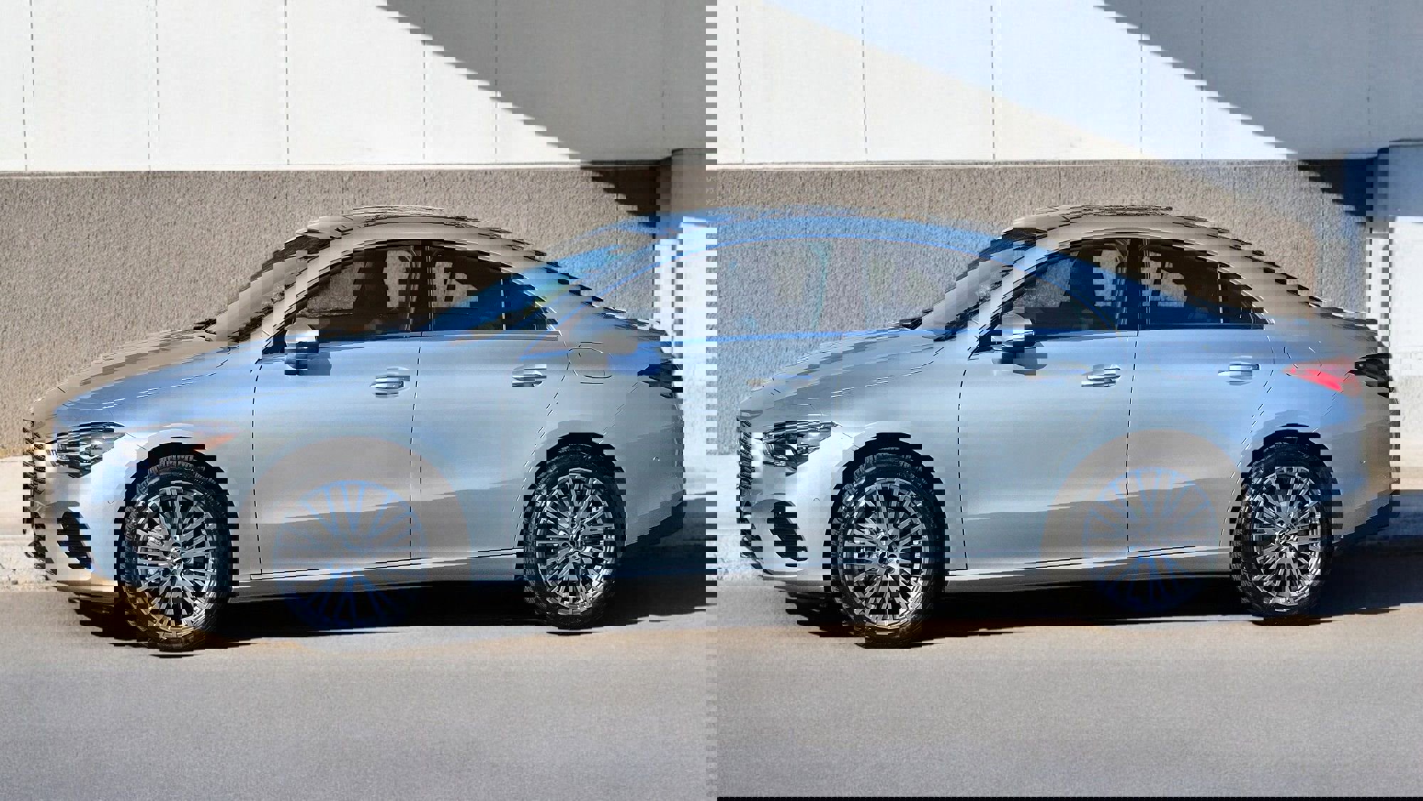 Used 2025 Mercedes-Benz CLA 250 4MATIC image 9