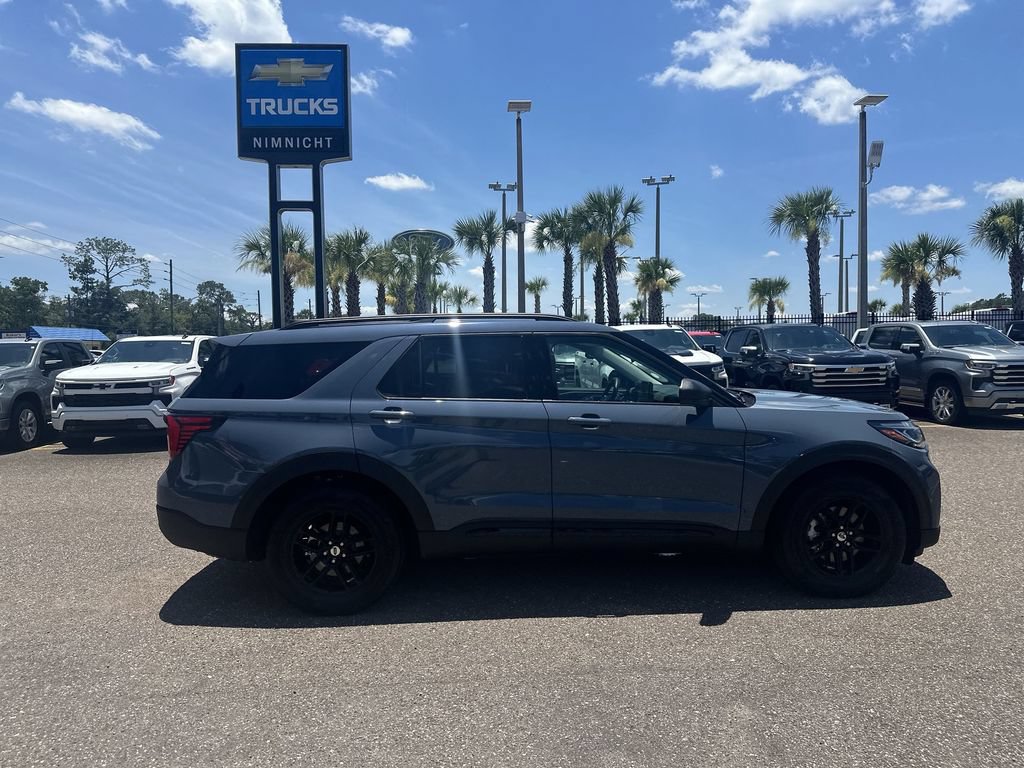 Used 2025 Ford Explorer Active RWD image 17