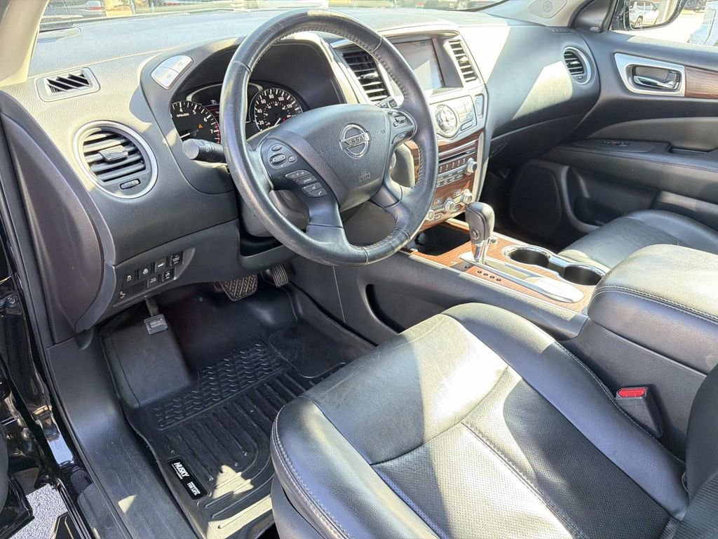 Used 2017 Nissan Pathfinder Platinum image 26