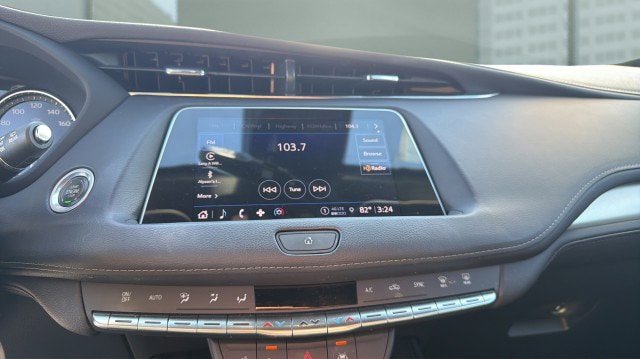 Used 2022 Cadillac XT4 Premium Luxury w/ Enhanced Visibility Package image 25