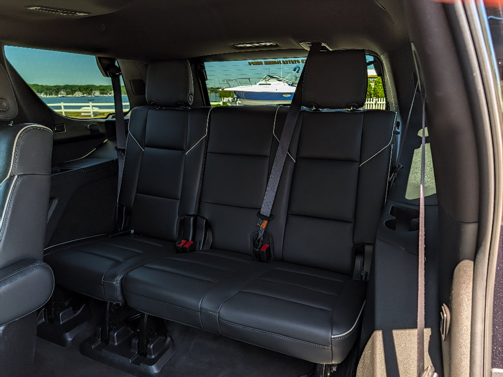 Used 2023 Cadillac Escalade Premium Luxury AWD/4WD image 19