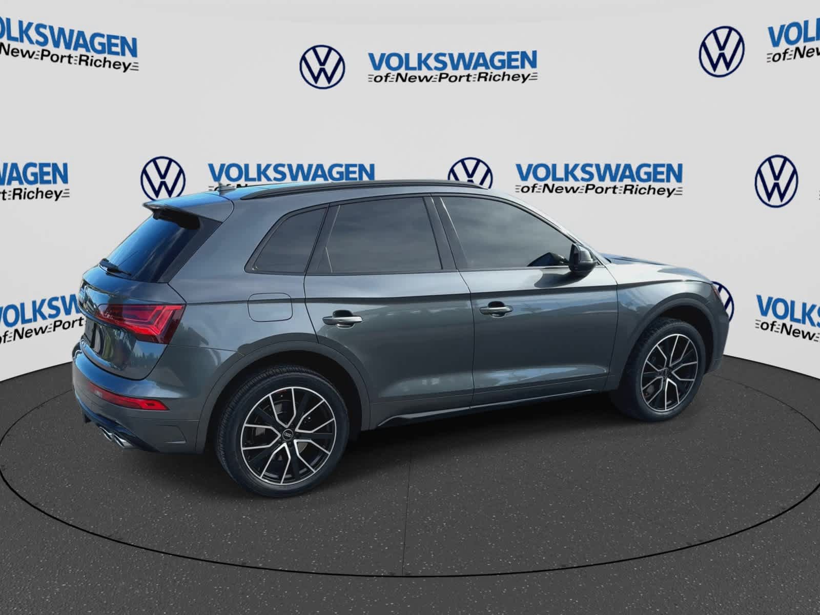 Used 2023 Audi SQ5 Premium Plus w/ Premium Plus Package AWD/4WD image 2