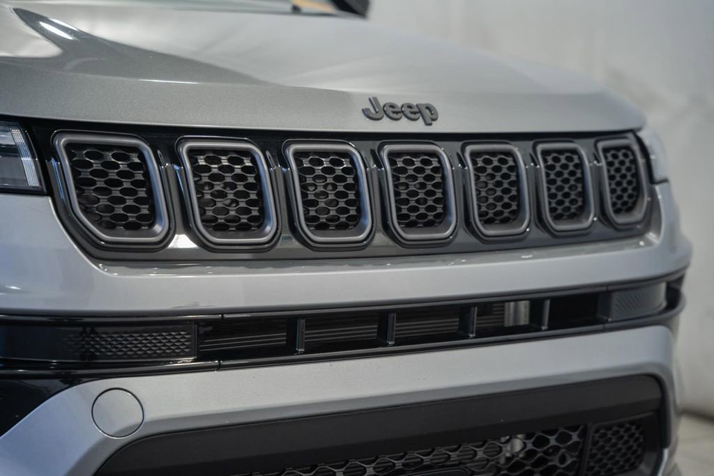 Used 2023 Jeep Compass High Altitude AWD/4WD image 9