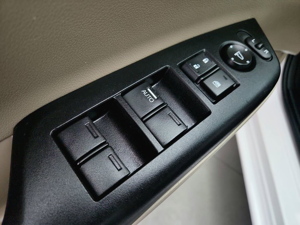 Used 2022 Audi e-tron Premium Plus image 49