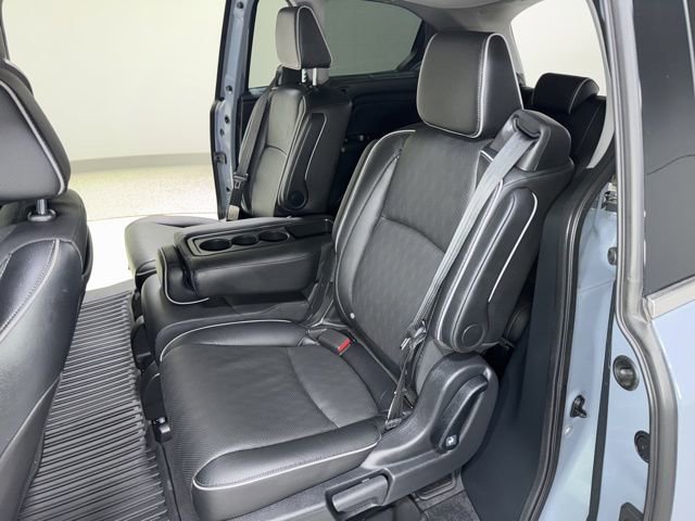 Used 2023 Honda Odyssey Elite image 2