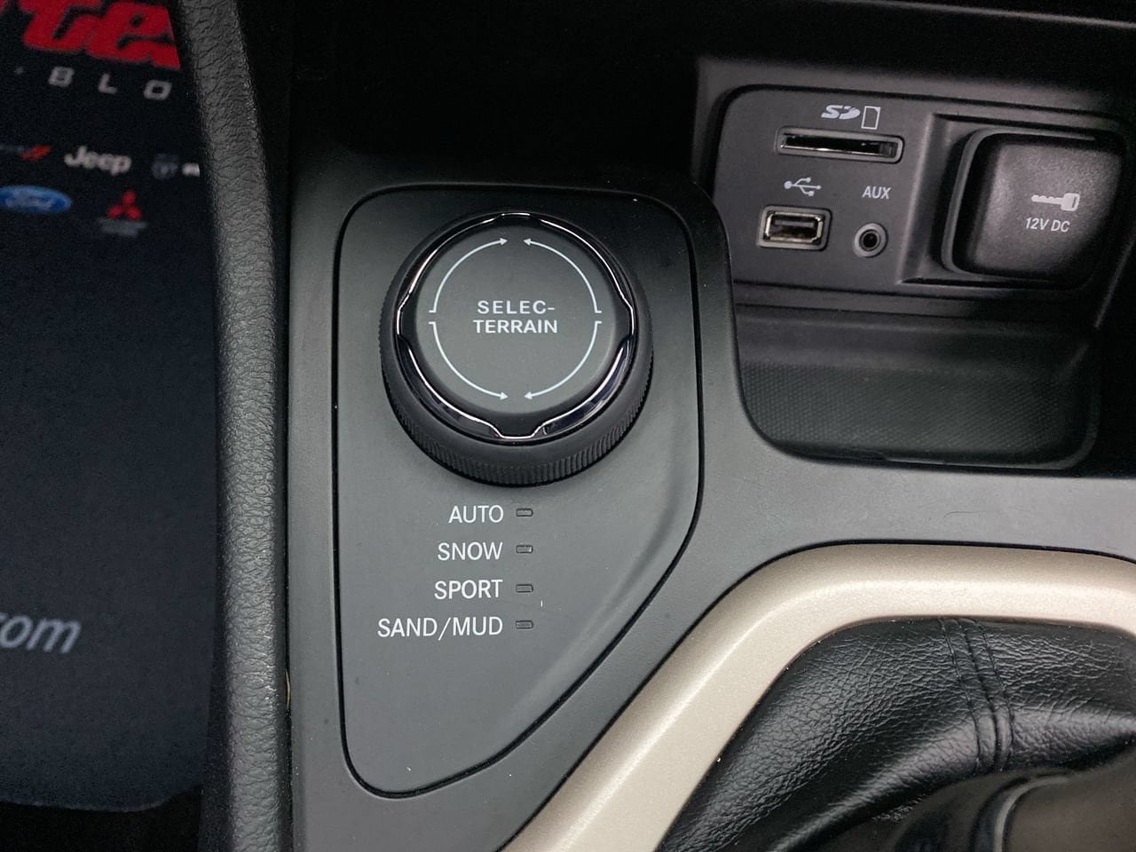 Used 2016 Jeep Cherokee 75th Anniversary AWD/4WD image 20