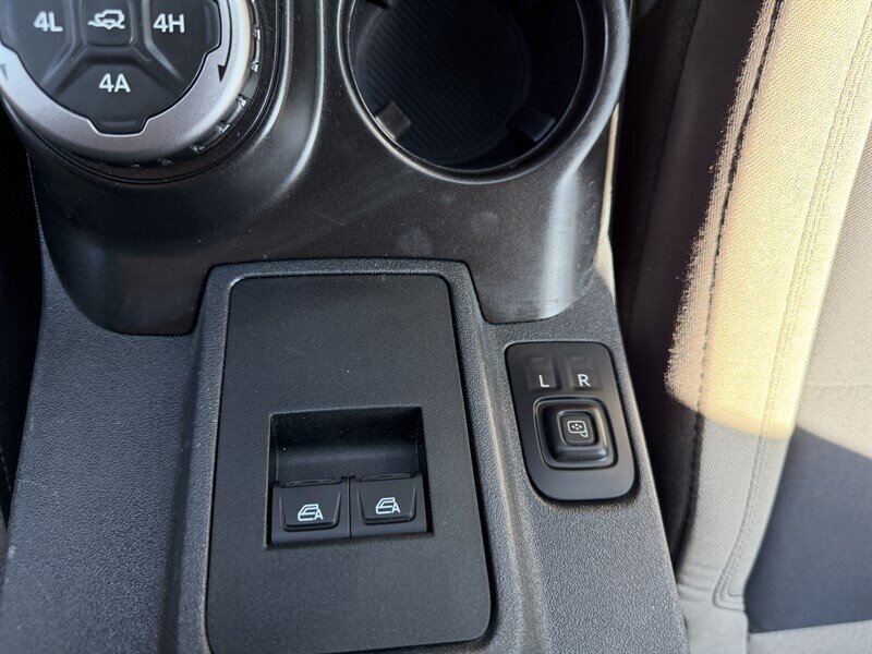 Used 2023 Ford Bronco Big Bend w/ Sasquatch Package AWD/4WD image 35