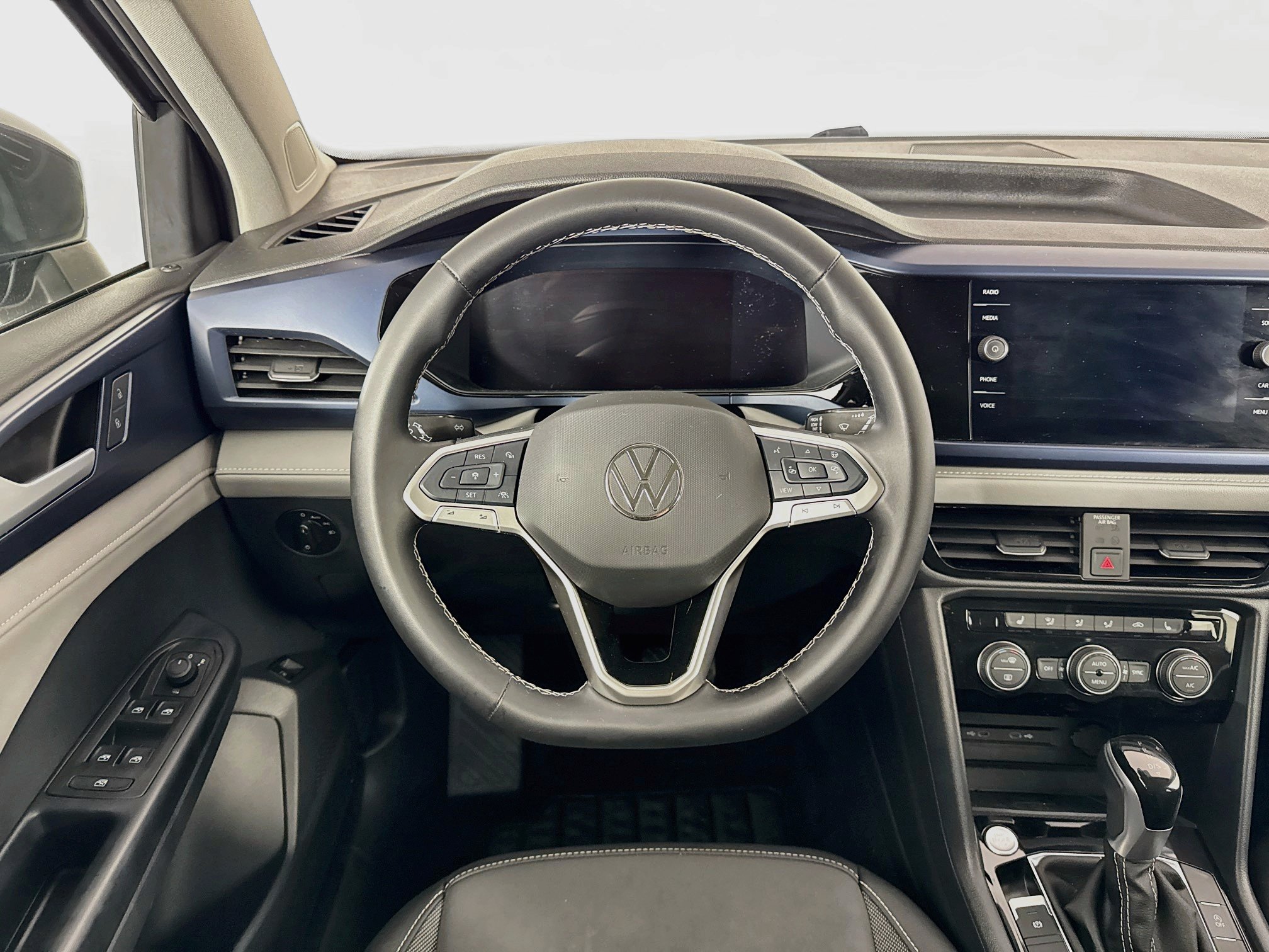 Used 2024 Volkswagen Taos SE AWD/4WD image 22