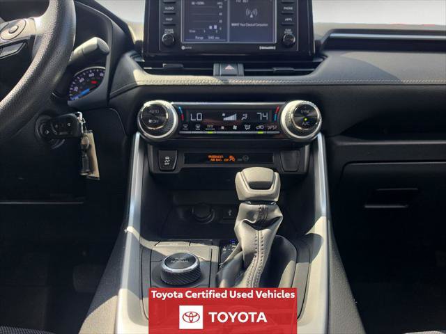 Certified 2021 Toyota RAV4 LE AWD/4WD image 13