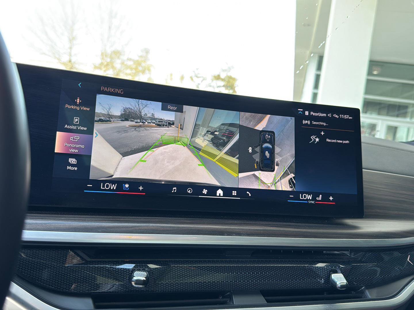 Certified 2024 BMW X7 xDrive40i w/ Executive Package image 21