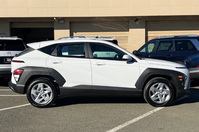 New 2027 Hyundai Kona SE FWD image 5
