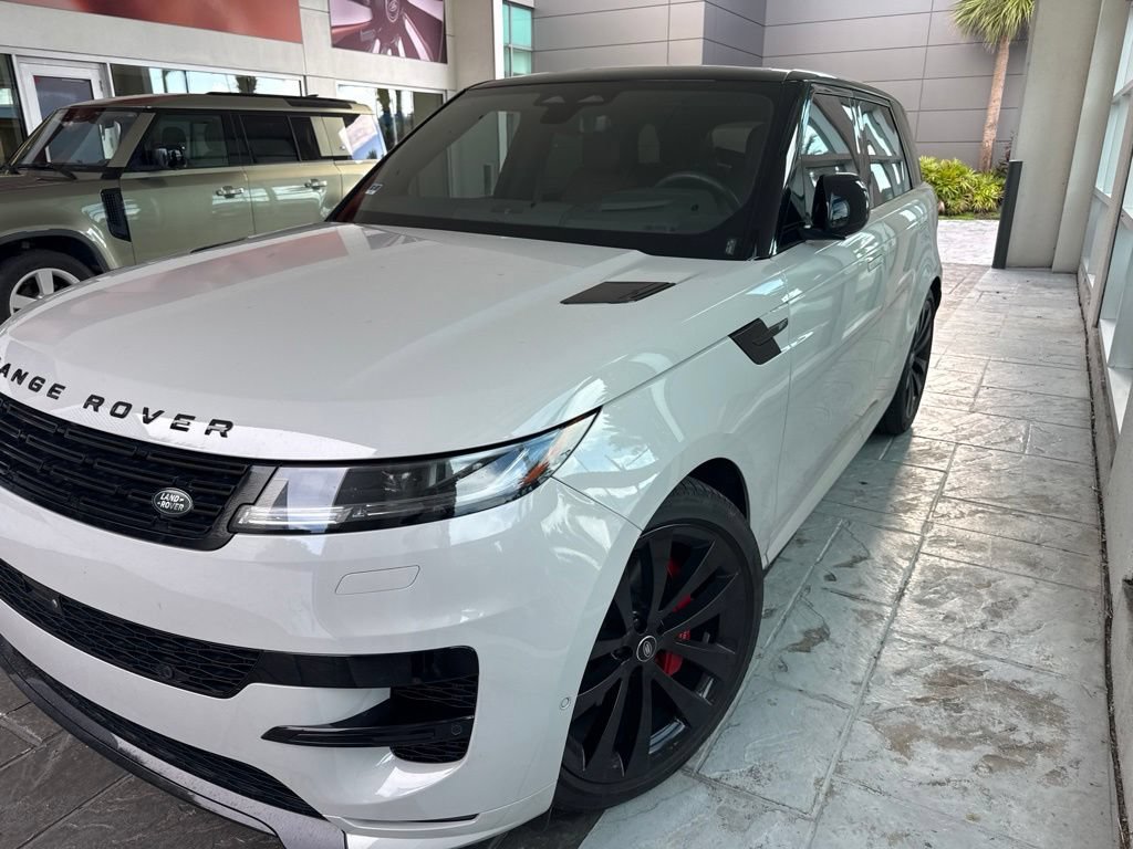 Used 2025 Land Rover Range Rover Sport Dynamic SE