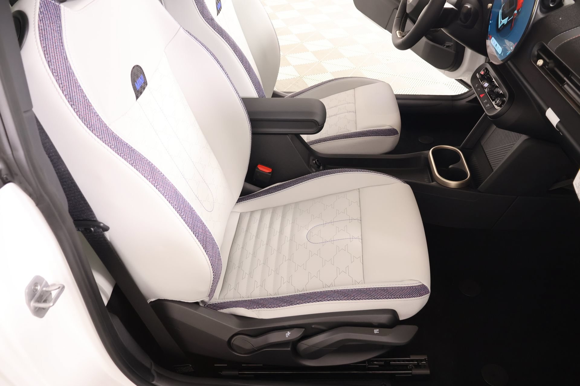 New 2026 MINI Cooper 2-Door Hardtop FWD image 11