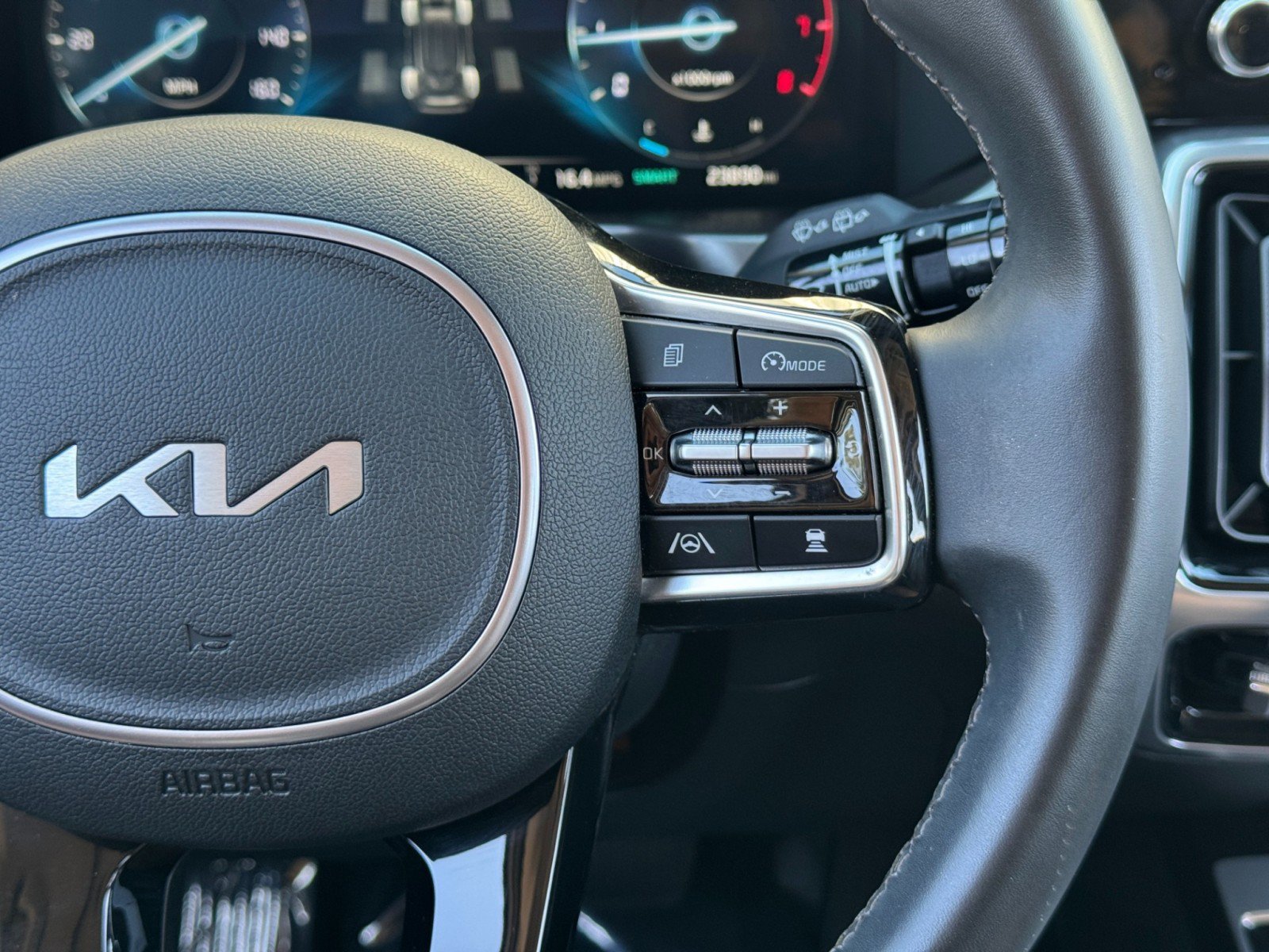 Used 2023 Kia Sorento SX AWD/4WD image 20