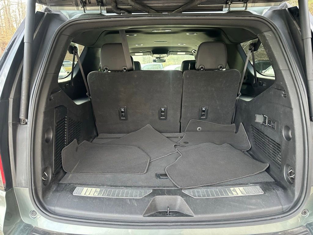 Used 2023 Chevrolet Suburban Premier image 20