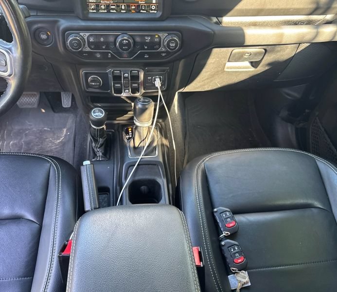 Used 2022 Jeep Wrangler Unlimited Sahara w/ Cold Weather Group AWD/4WD image 14