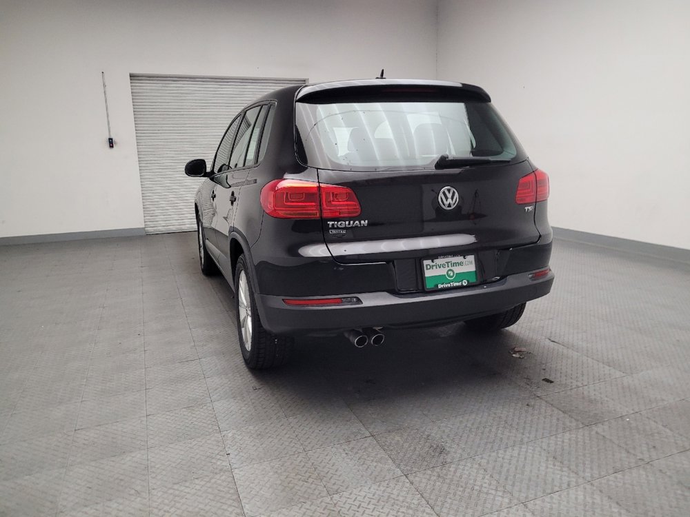Used 2017 Volkswagen Tiguan Limited w/ Alloy Wheels Package image 6