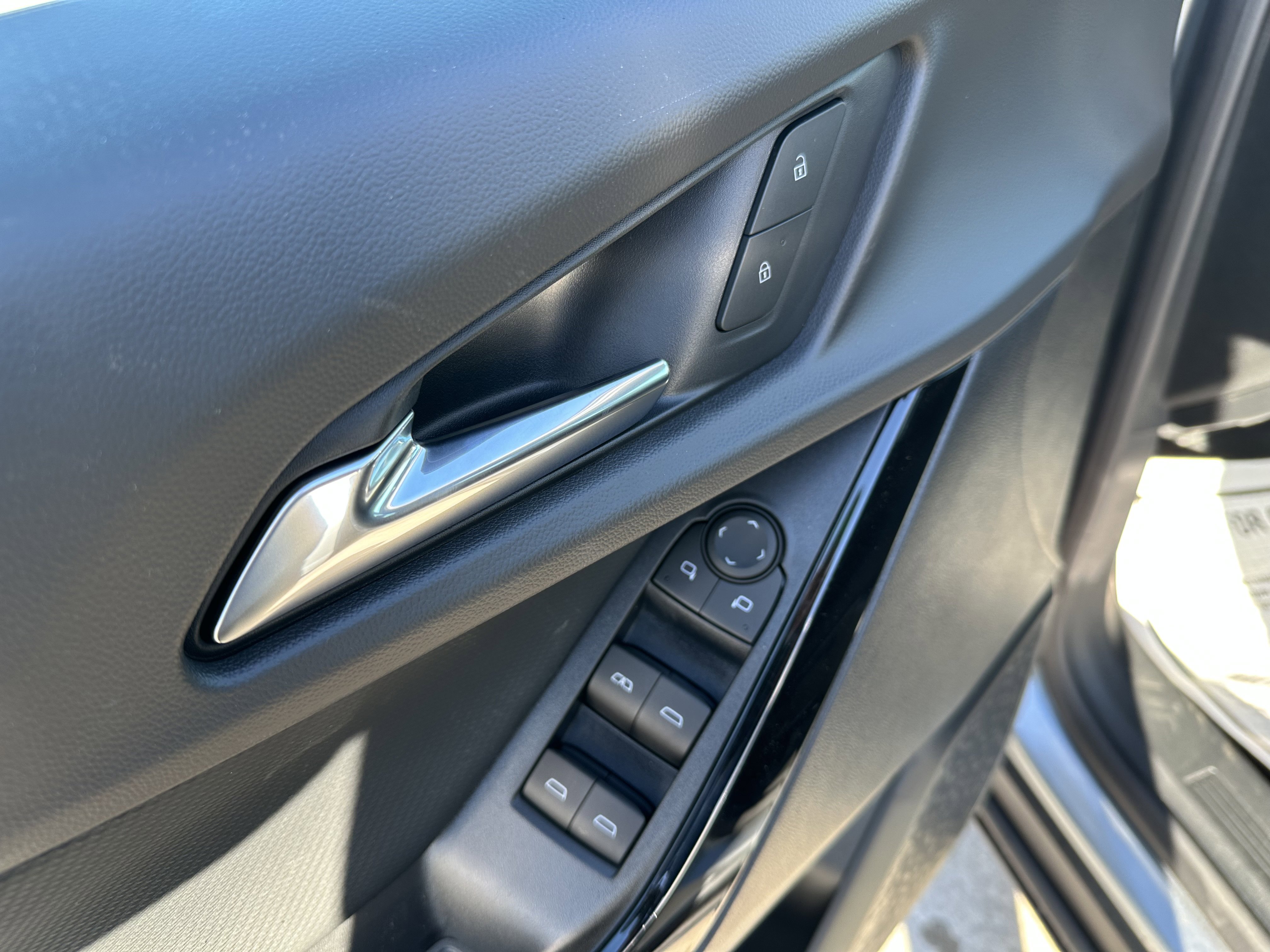 New 2026 Chevrolet Equinox LT image 15