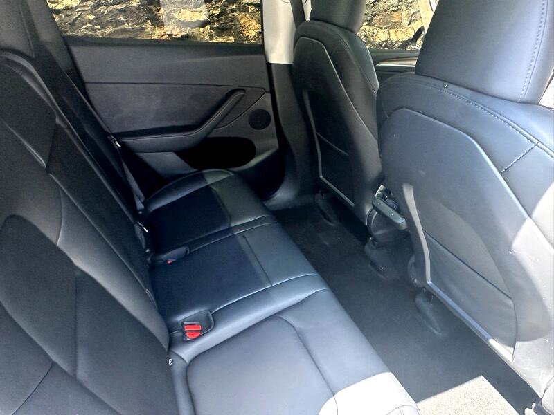 Used 2023 Tesla Model Y Long Range image 31