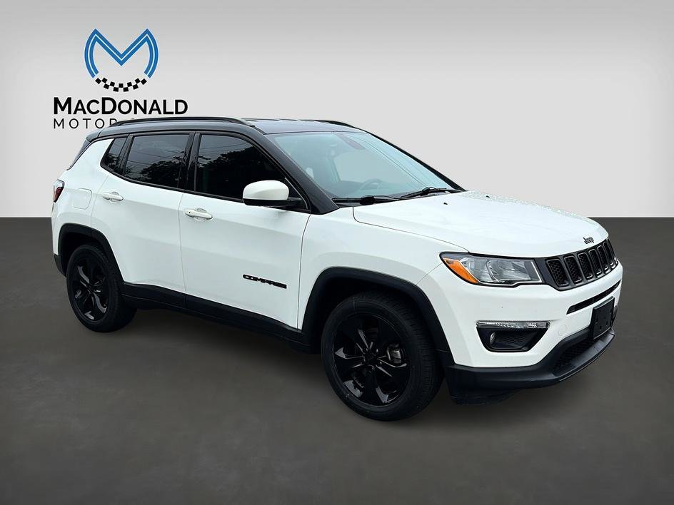 Used 2018 Jeep Compass Latitude w/ Popular Equipment Group FWD image 2