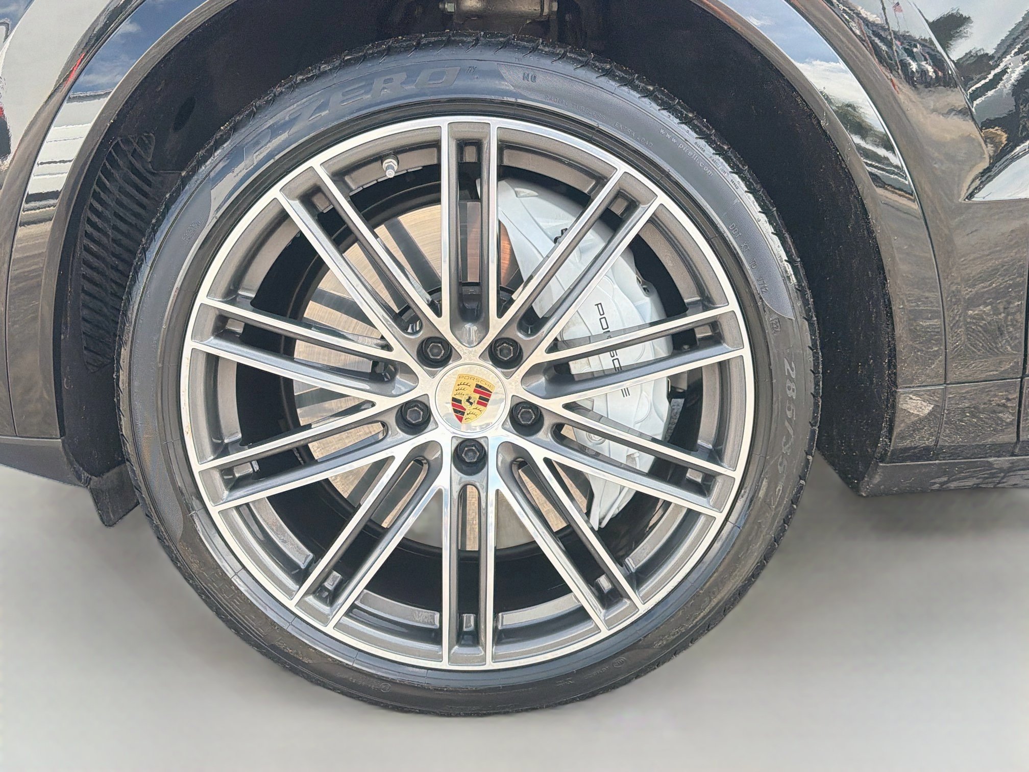 Used 2023 Porsche Cayenne Turbo AWD/4WD image 44
