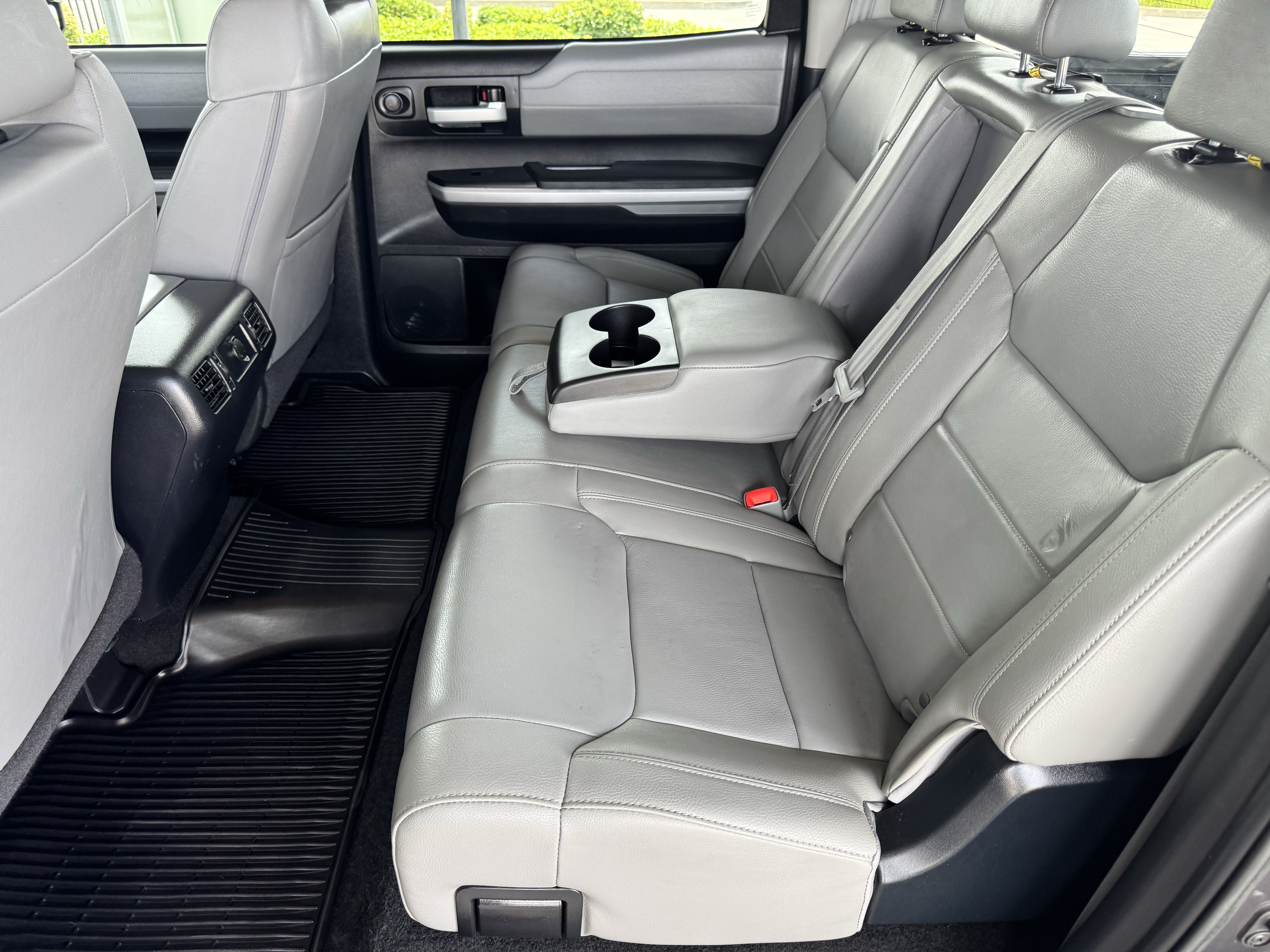 Used 2017 Toyota Tundra Limited w/ Limited Premium Package AWD/4WD image 15