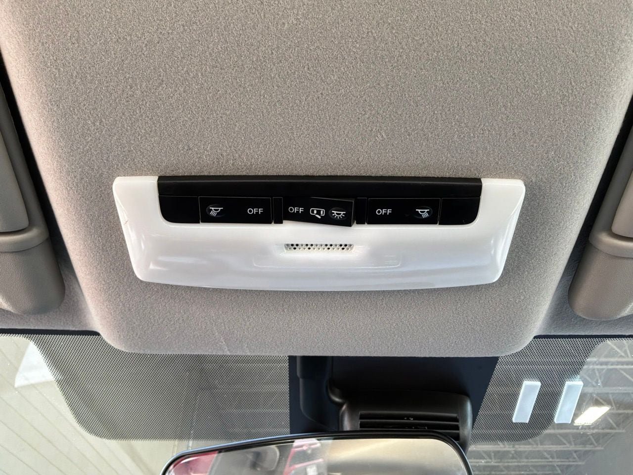 Used 2025 Nissan Versa SV FWD image 16