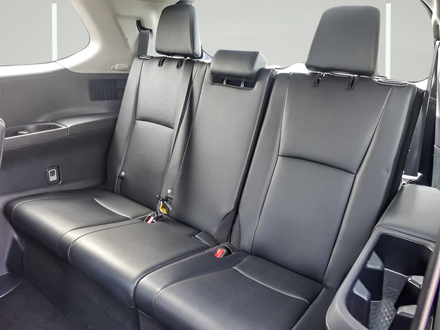 Used 2025 Toyota Grand Highlander AWD image 14