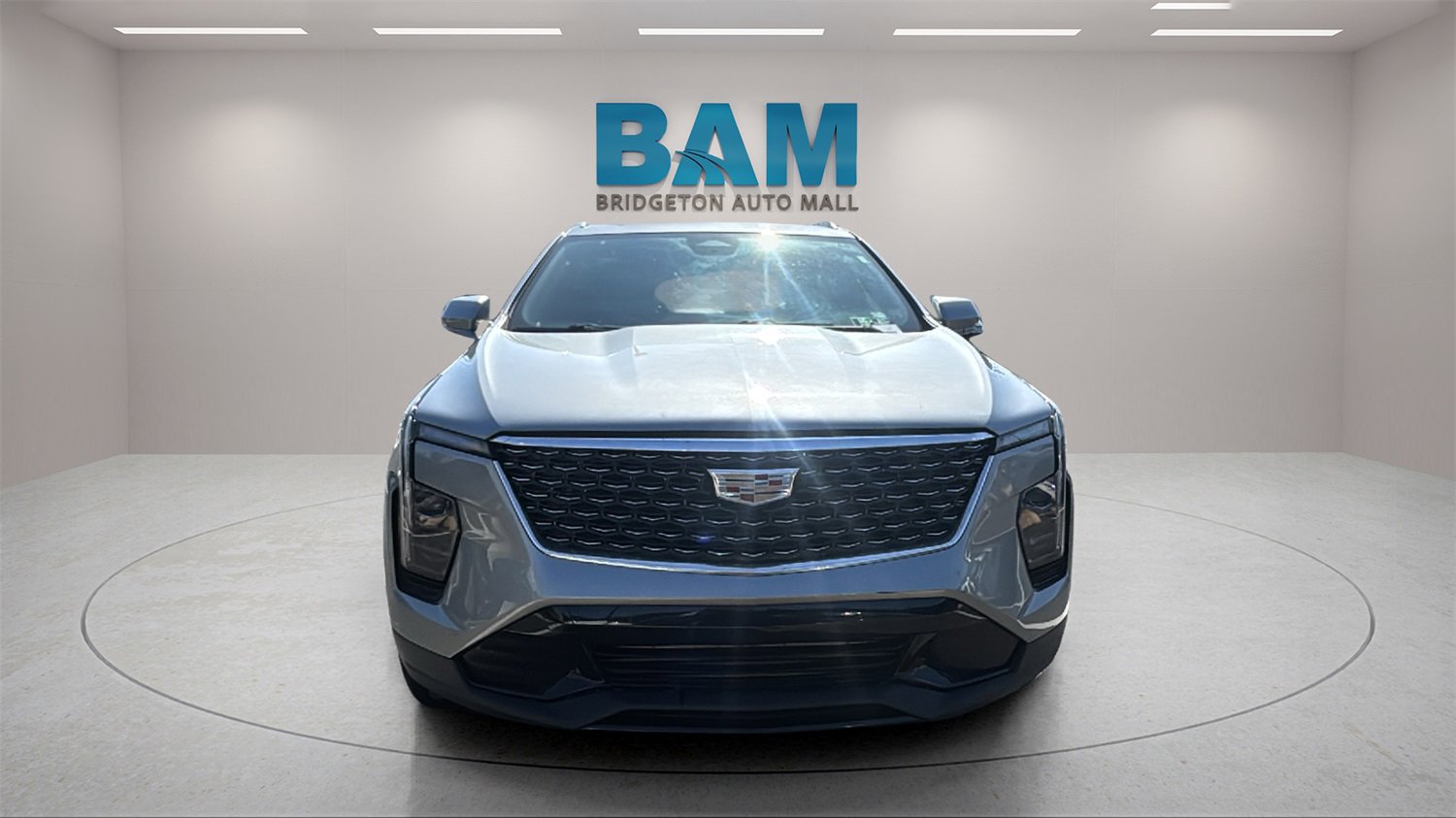 Used 2024 Cadillac XT4 Premium Luxury image 2