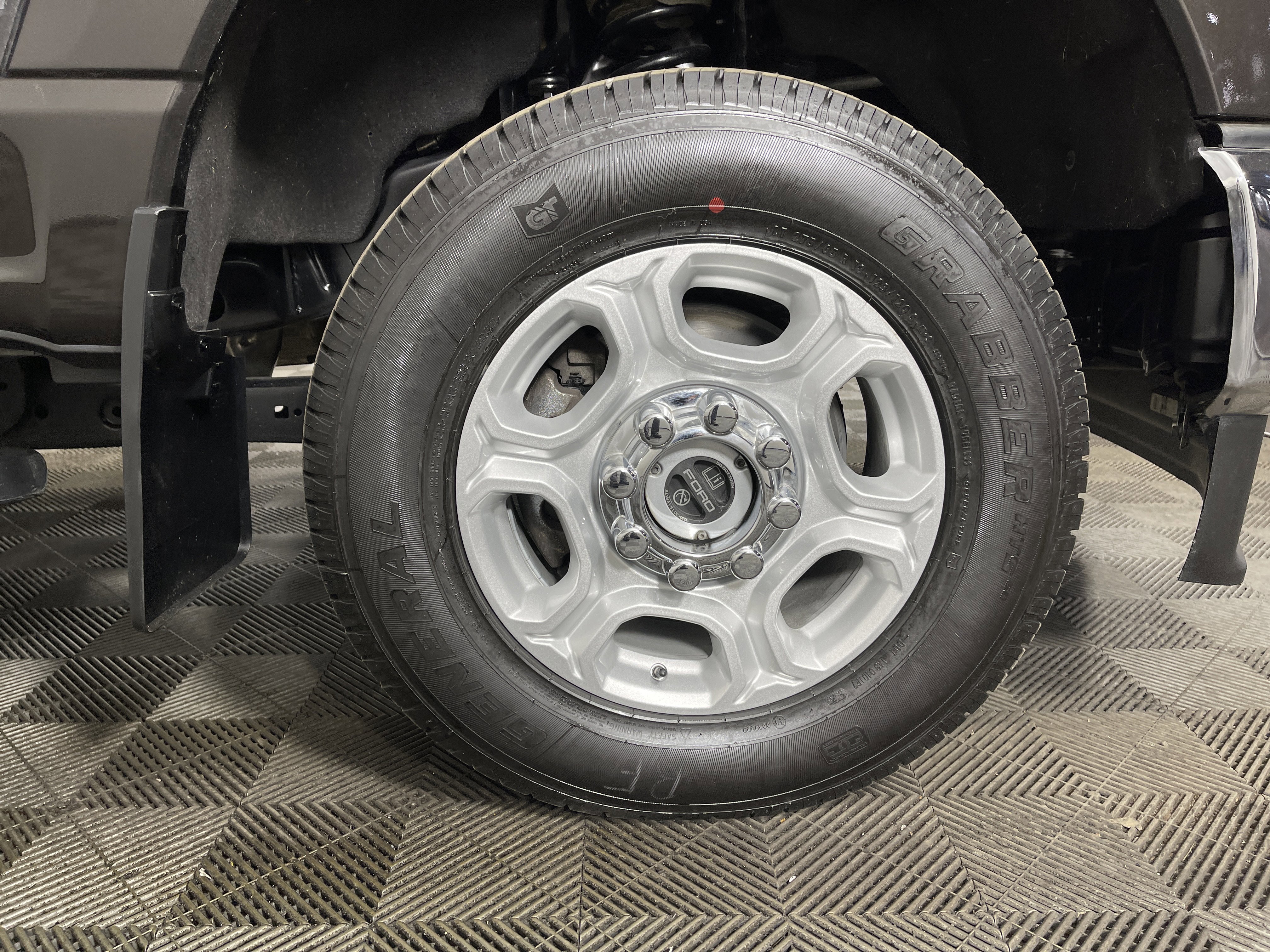 Used 2024 Ford F350 XLT w/ Camper Package image 9