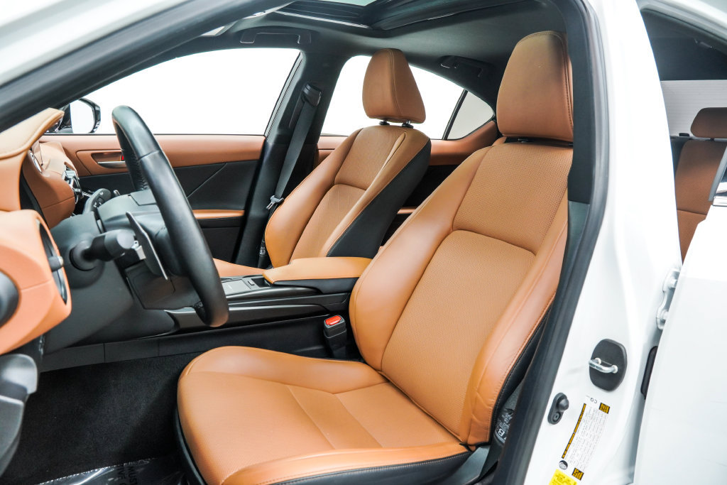 Used 2025 Lexus IS 350 F Sport w/ Accessory Package 2 RWD image 18