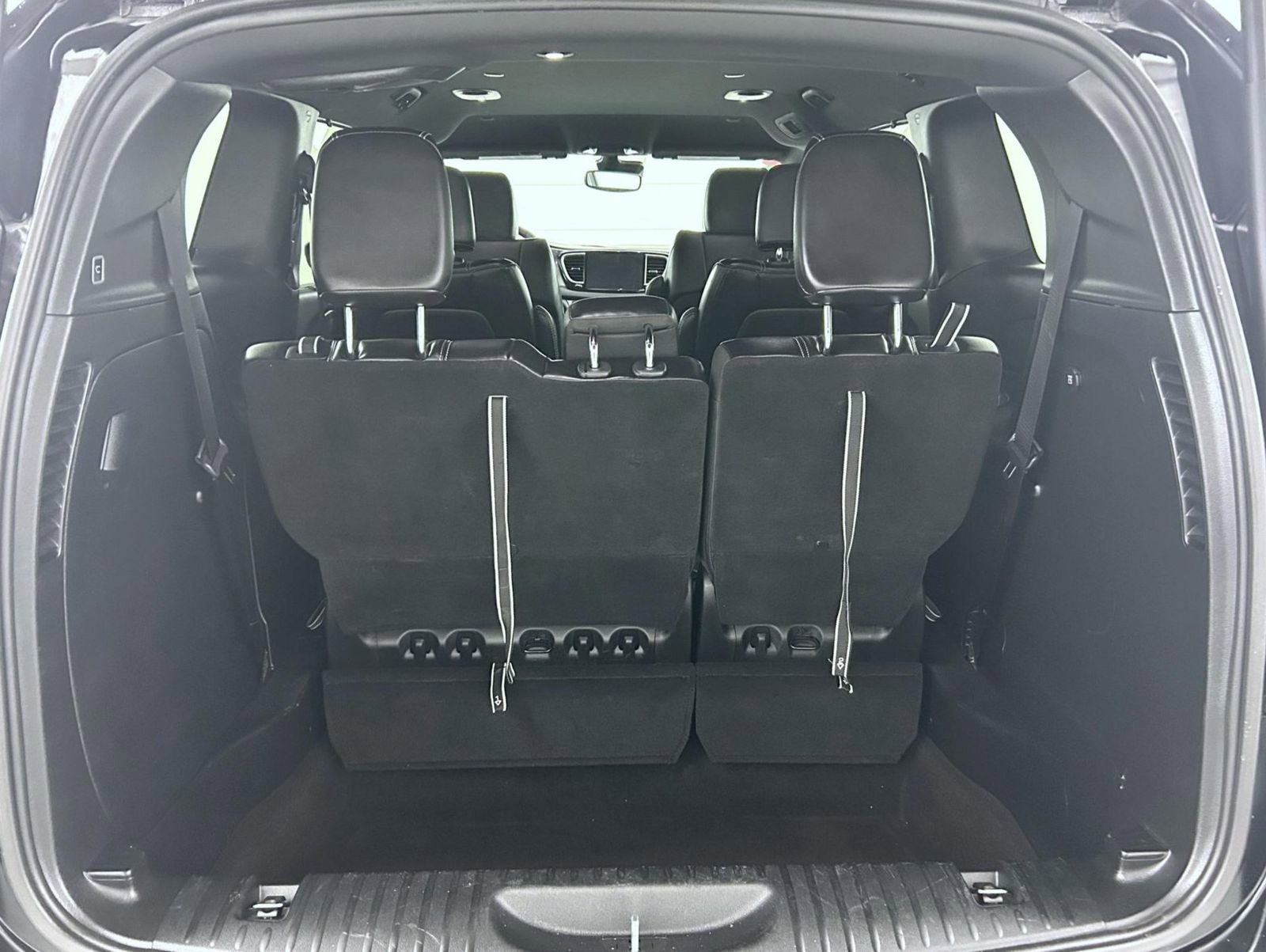 Used 2025 Chrysler Pacifica Select FWD image 21