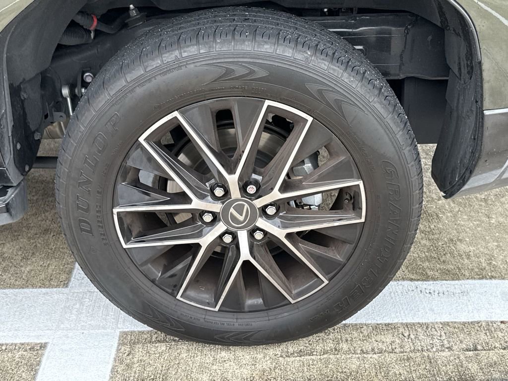 Used 2025 Lexus GX 550 w/ Accessory Package (Z1) image 31