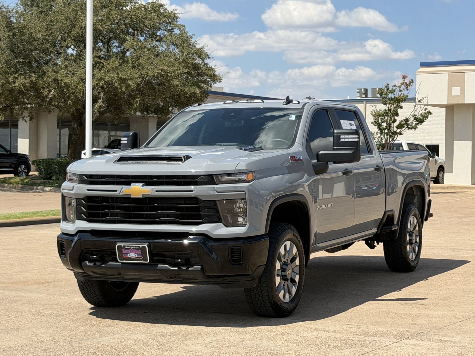 Used 2024 Chevrolet Silverado 2500 Custom w/ Custom Value Package AWD/4WD image 8