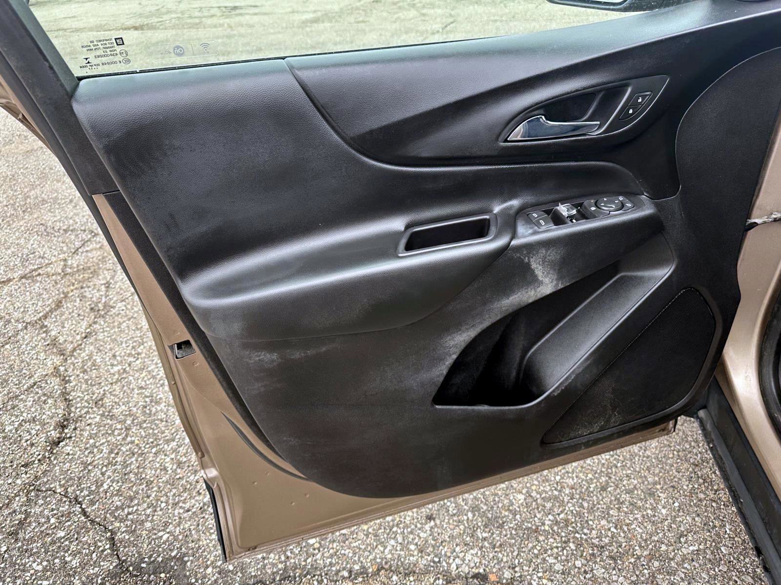 Used 2018 Chevrolet Equinox LT image 14